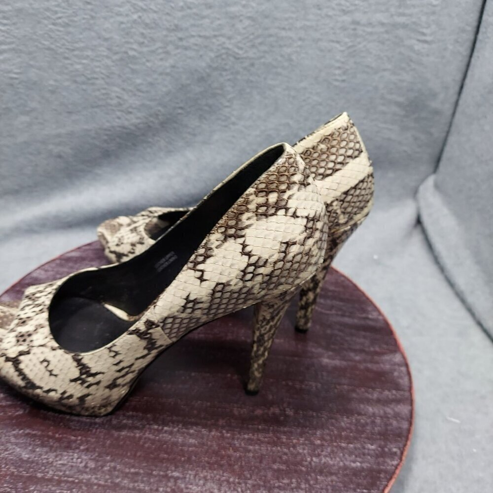Vera Wang Snake Print Peep Toe Platform Heels Size 7.5 - Picture 7 of 10